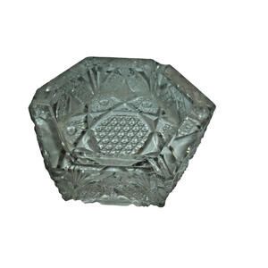 Vintage Heavy Cut Clear Glass Cigar Cigarette Ashtray 4.5"‎